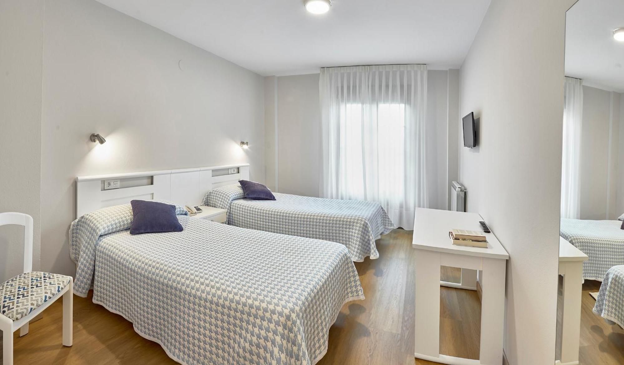 לוארקה Hotel Rico מראה חיצוני תמונה