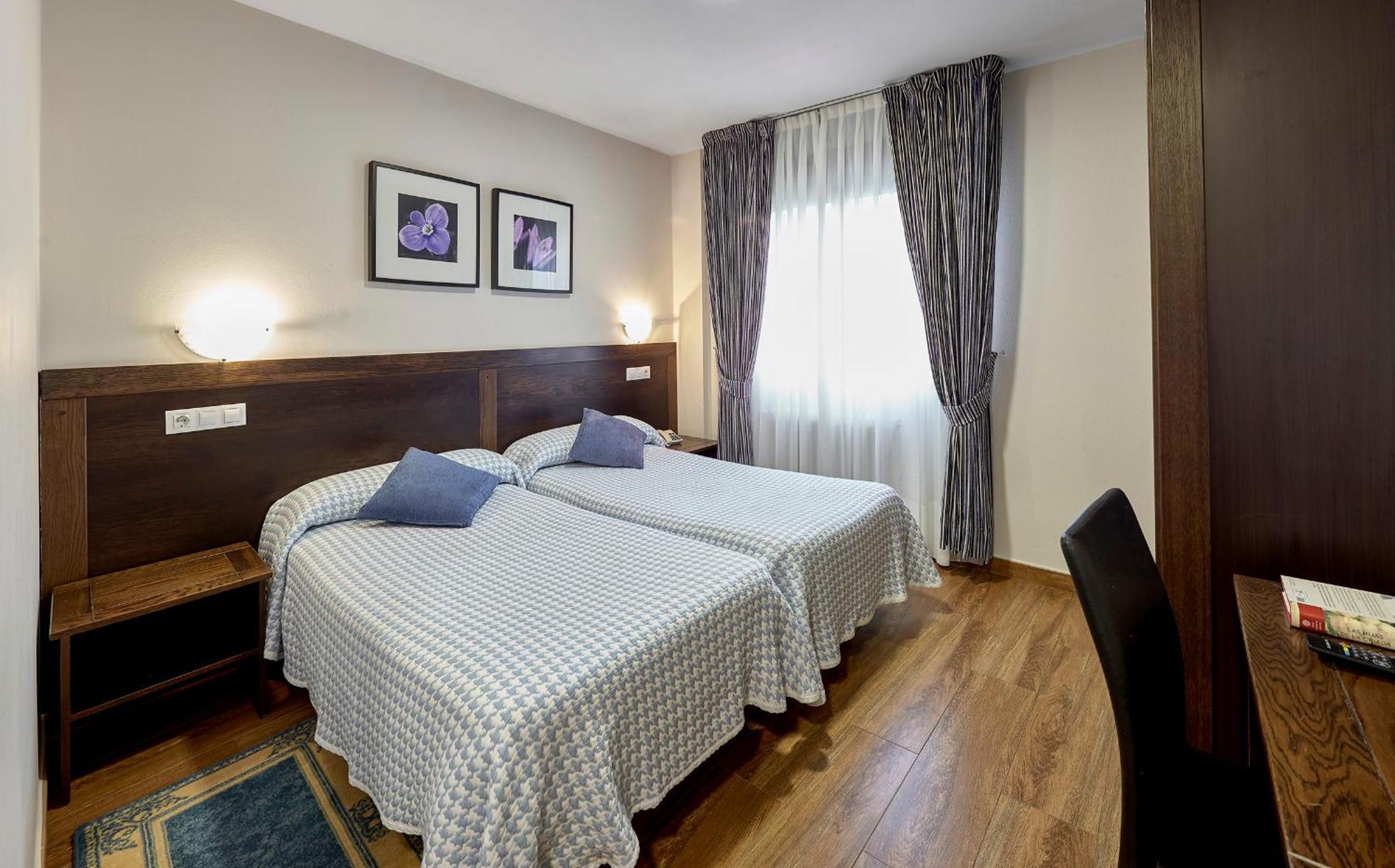 לוארקה Hotel Rico מראה חיצוני תמונה