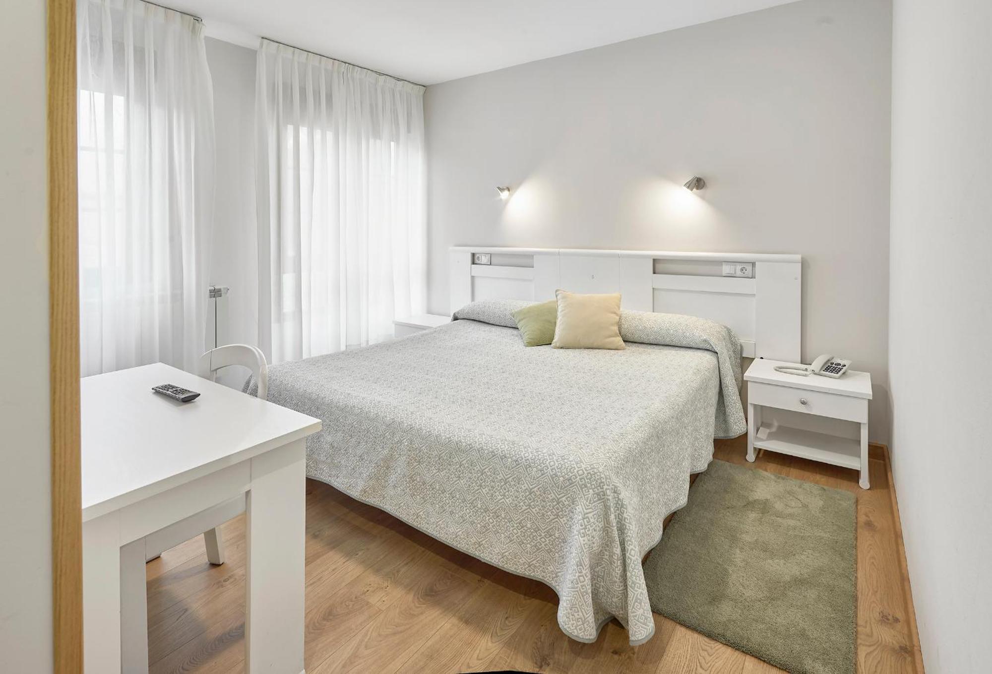 לוארקה Hotel Rico מראה חיצוני תמונה