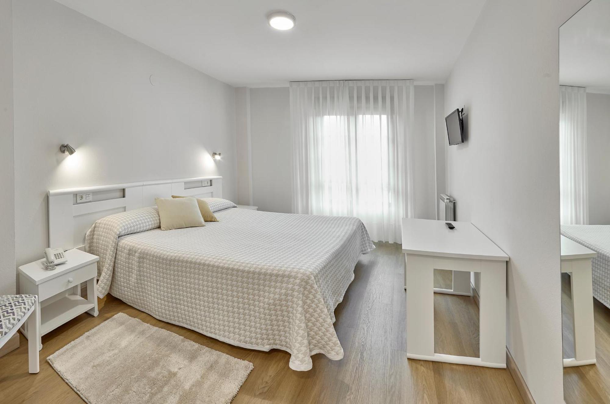 לוארקה Hotel Rico מראה חיצוני תמונה